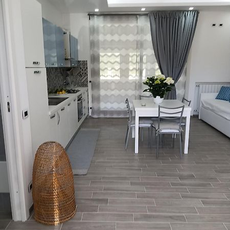 Monolocale Da Andrea Apartment กุสโตนาชี ภายนอก รูปภาพ