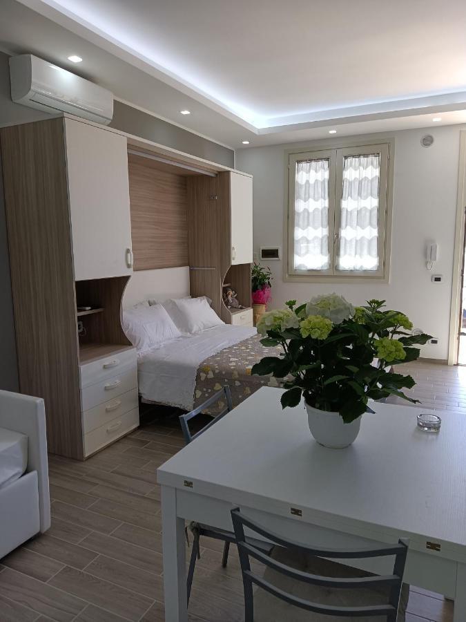 Monolocale Da Andrea Apartment กุสโตนาชี ภายนอก รูปภาพ