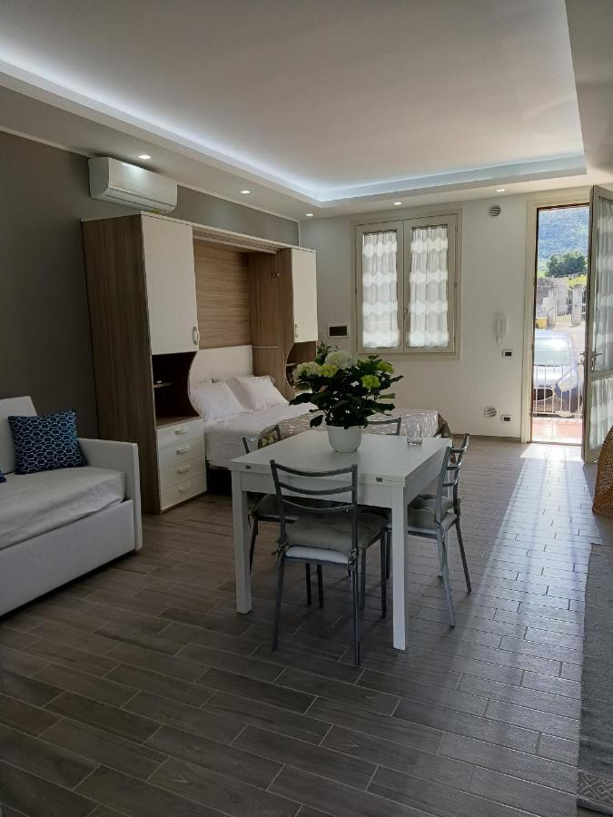 Monolocale Da Andrea Apartment กุสโตนาชี ภายนอก รูปภาพ