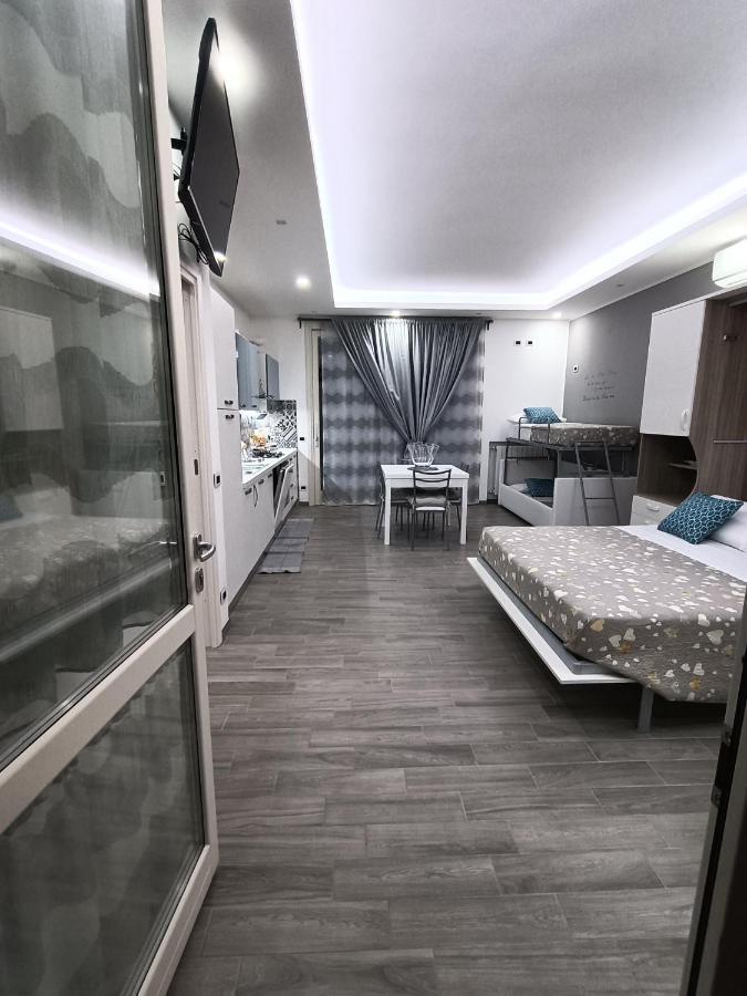 Monolocale Da Andrea Apartment กุสโตนาชี ภายนอก รูปภาพ