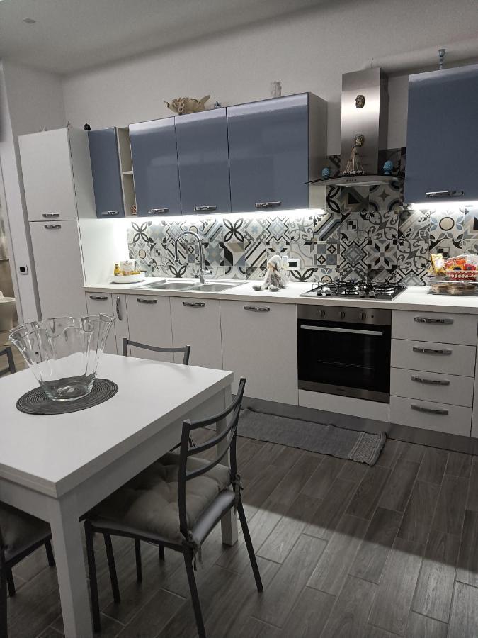 Monolocale Da Andrea Apartment กุสโตนาชี ภายนอก รูปภาพ